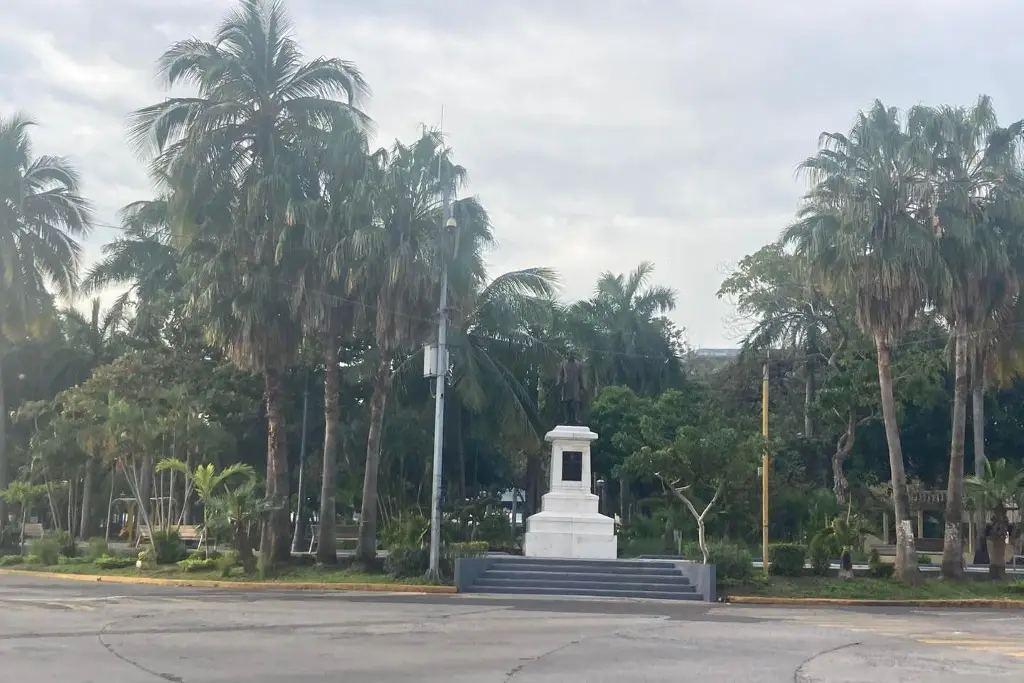 Imagen Así lució la avenida Independencia y parte del centro de Veracruz en Navidad