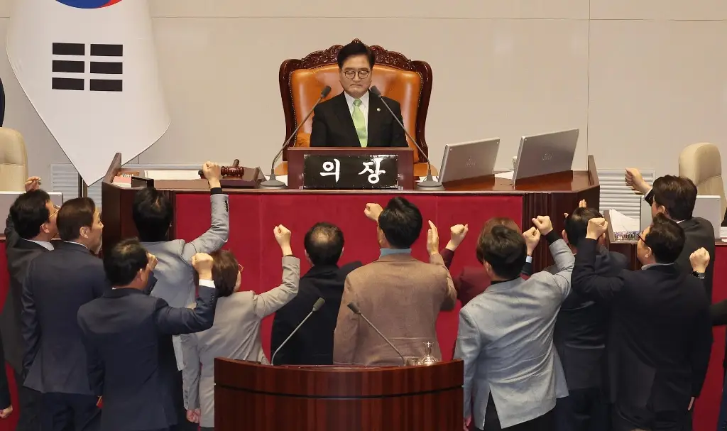 Imagen Parlamento destituye al presidente interino de Corea del Sur