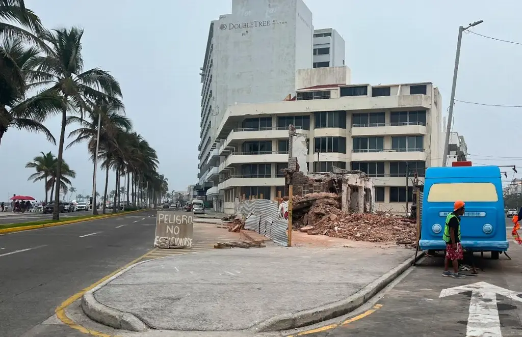 Imagen Edificio que fue escenario de videoclip de Wisin & Yandel es demolido en el bulevar de Veracruz