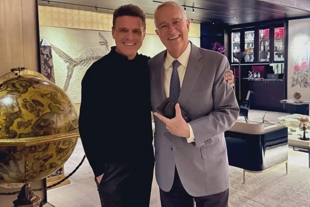 Imagen Ricardo Salinas presume que Luis Miguel fue a cenar a su casa (+foto)