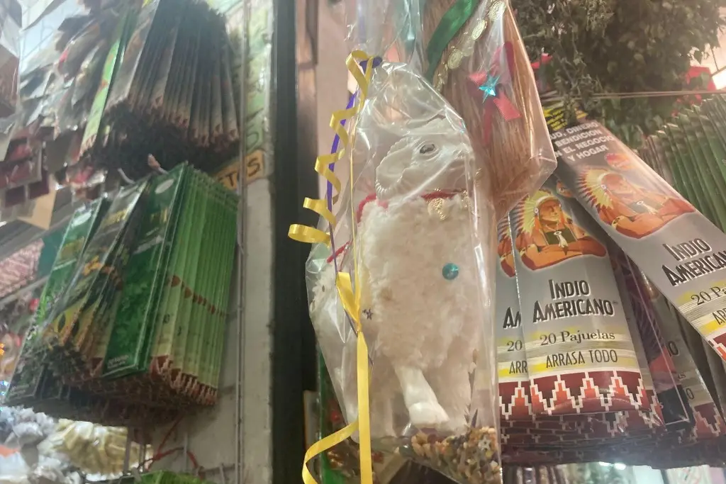 Imagen Por año nuevo, aumenta venta de amuletos en mercados de Veracruz