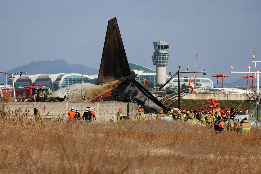 Imagen Suman 47 muertos tras accidente de avión en aeropuerto de Corea del Sur