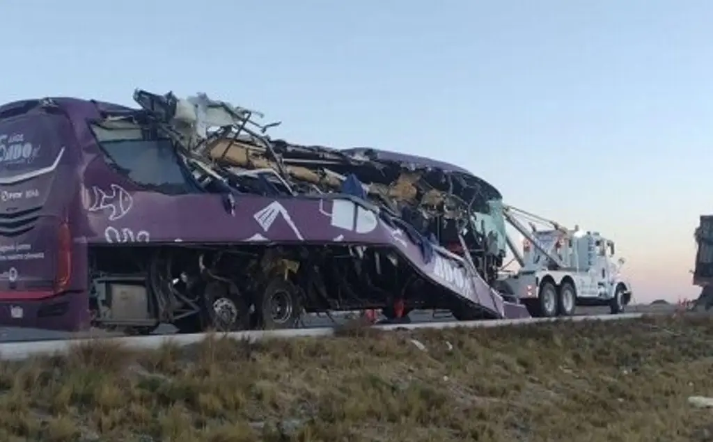 Imagen Rinden homenaje a víctimas del accidente carretero en Perote