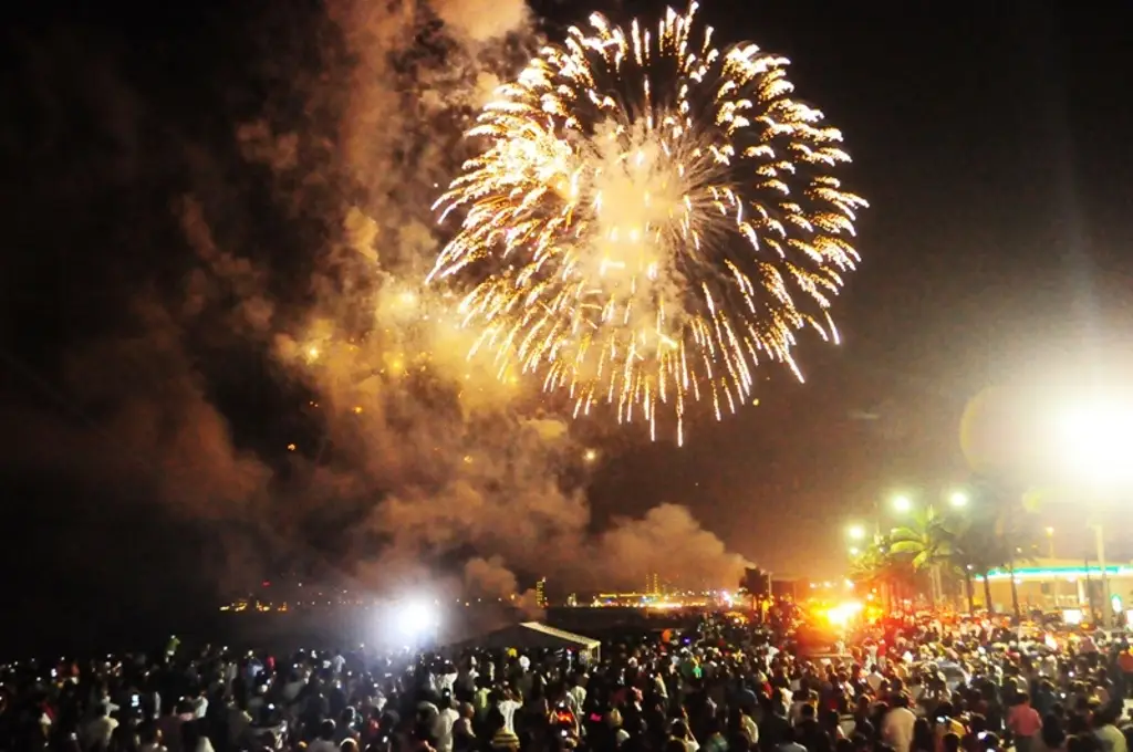 Imagen Para celebraciones de año nuevo, pide la Iglesia en Veracruz moderarse y convivir sanamente