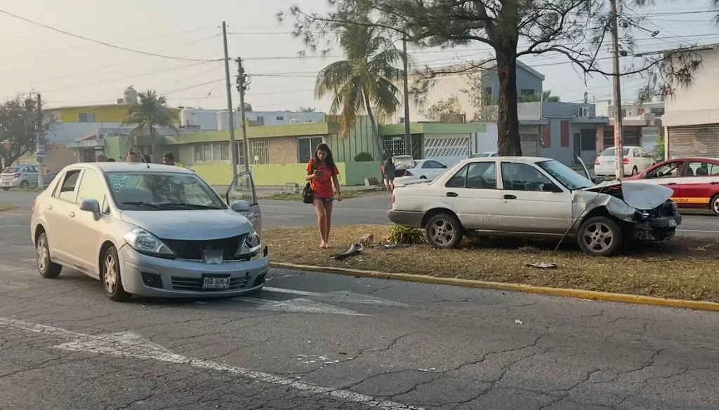 Imagen Fuerte accidente automovilístico en zona norte de #Veracruz 