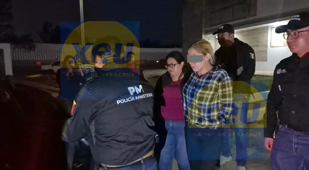 Imagen Trasladan a Xalapa a mujer que arrojó cazo con aceite hirviendo a una cocinera 