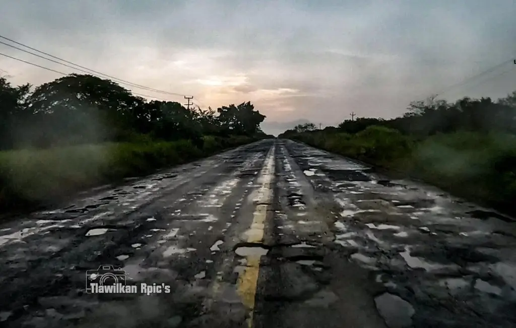 Imagen Constructores se quejan de las pésimas condiciones en las que están carreteras de Veracruz