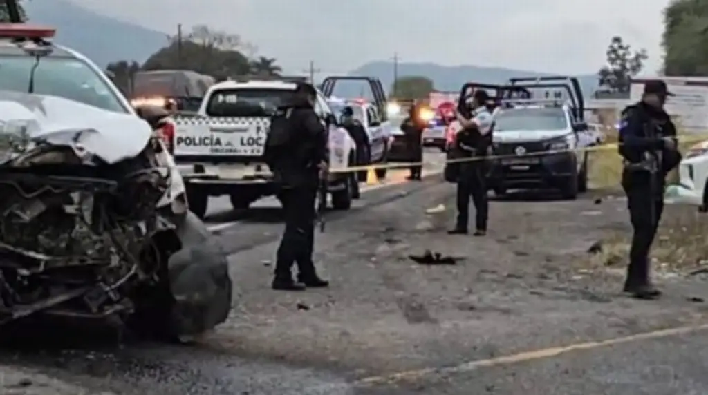 Imagen Persecución y balacera por robo de tráiler en autopista de Veracruz; hay 3 detenidos 