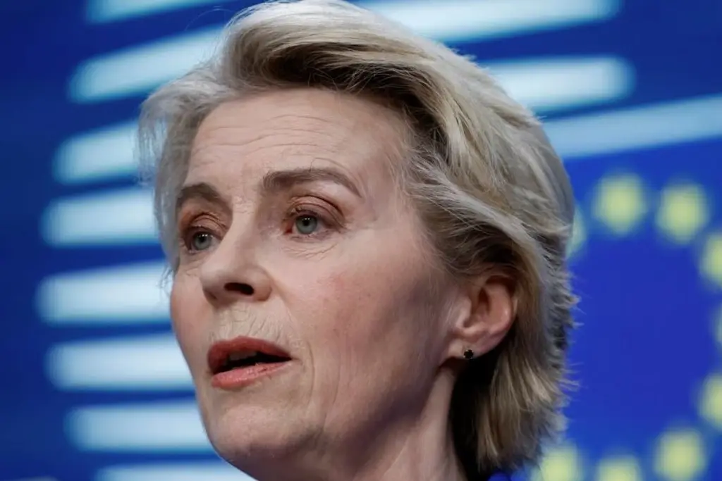 Imagen Reportan a presidenta de la Comisión Europea, Ursula von der Leyen, con neumonía grave