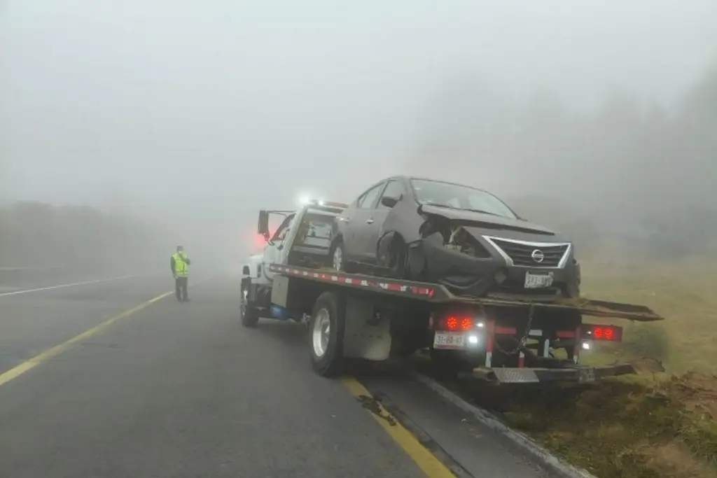 Imagen Se accidenta vehículo particular en las Cumbres de Maltrata