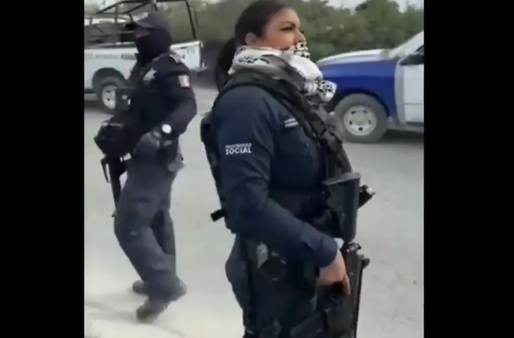 Imagen Policías encañonan a esposa de 