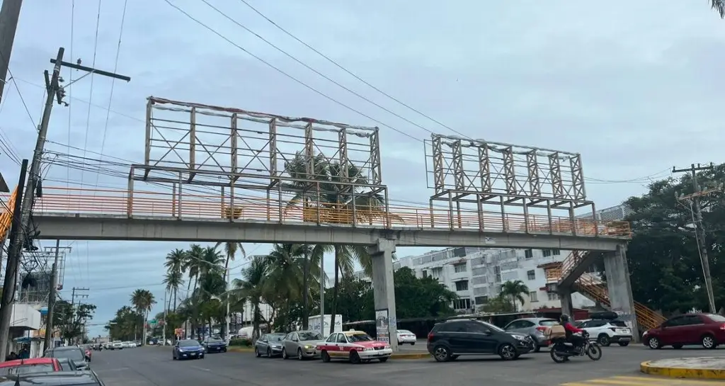 Imagen Temen algún accidente por puente en mal estado en avenida de Veracruz 