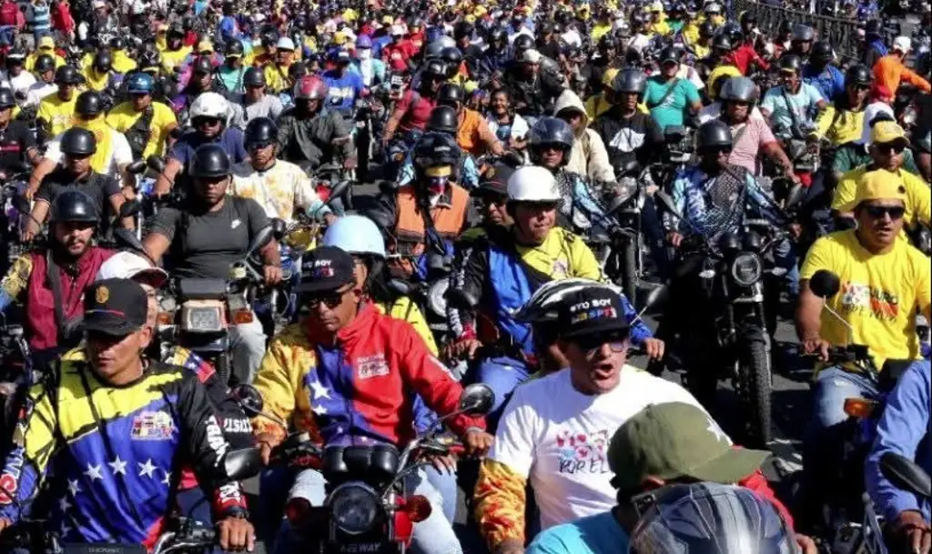 Imagen Chavismo marcha en Caracas en apoyo a Nicolás Maduro (+Video)