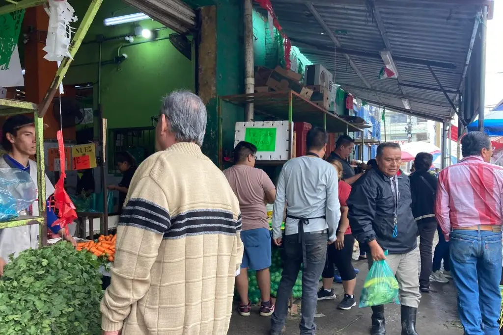 Imagen Veracruz amanece a 18 grados y veracruzanos desempolvaron sus chamarras