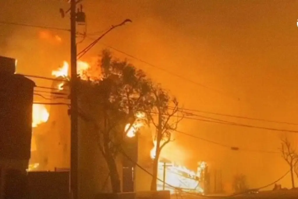 Imagen Carlos Vela pierde su casa en Malibú por incendios en California