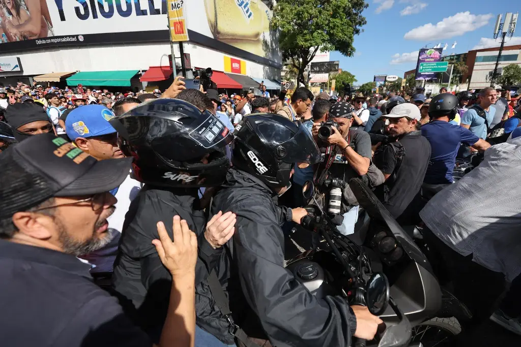 Imagen Detienen a Corina Machado tras reaparecer en manifestación en Caracas (+Video)