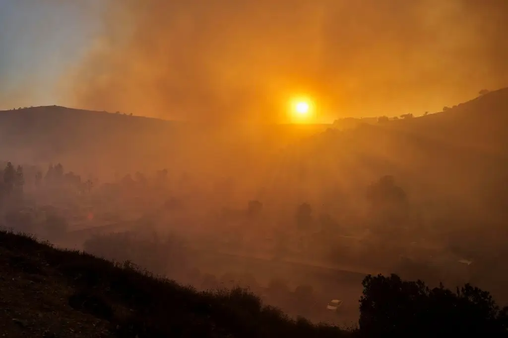 Imagen Estalla nuevo incendio que afecta a miles de personas en el norte de Los Ángeles