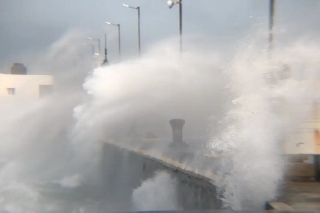 Imagen Prevén rachas de 95 km/h o 'mayores' por evento de norte este viernes en Veracruz 