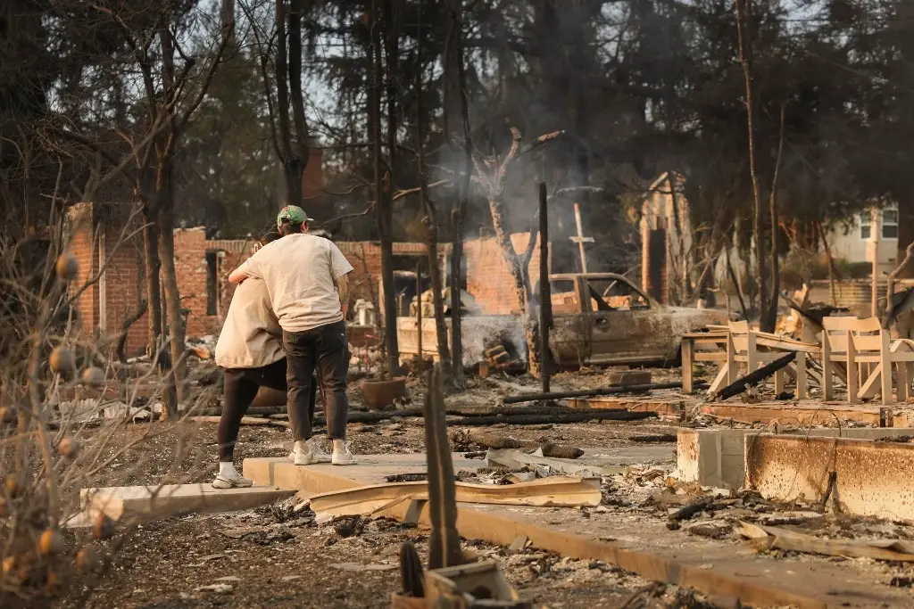 Imagen Suman siete muertos por incendios que azotan a Los Ángeles