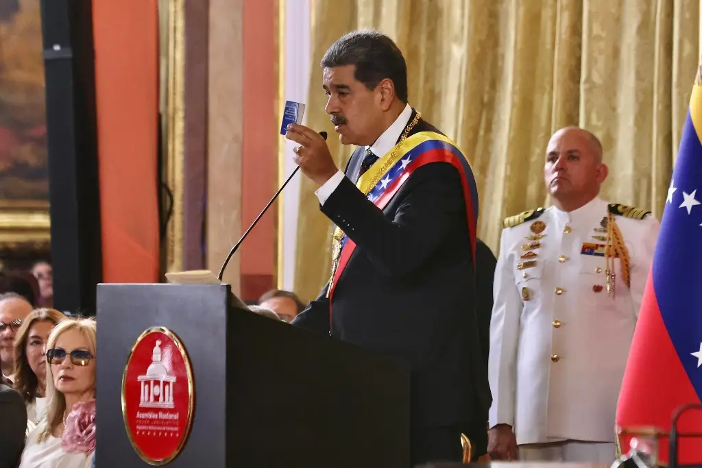 Imagen Trataron de convertir en guerra mundial toma de posesión presidencial constitucional: Maduro