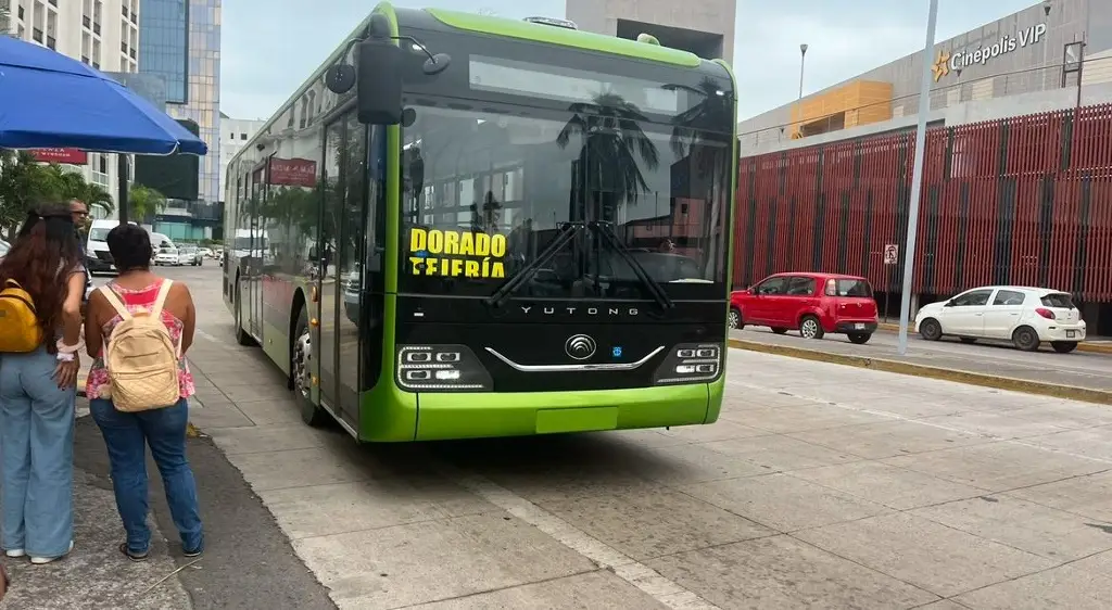 Imagen Ya se encuentra un camión hibrido circulando en la zona conurbada, esta es la ruta y sus características