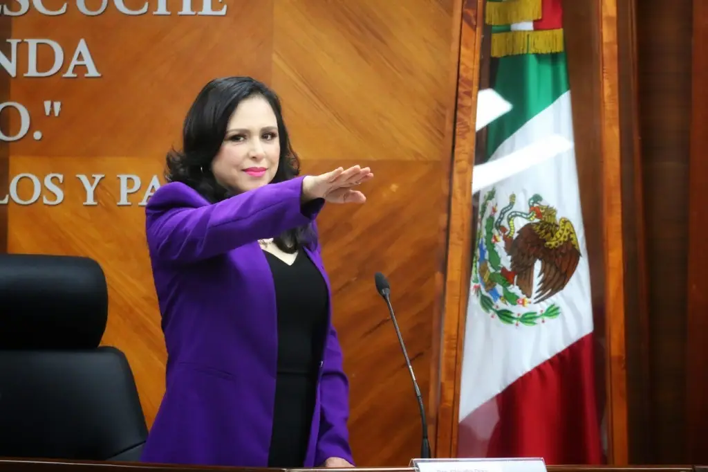 Imagen Claudia Díaz toma protesta como Presidenta del Tribunal Electoral de Veracruz