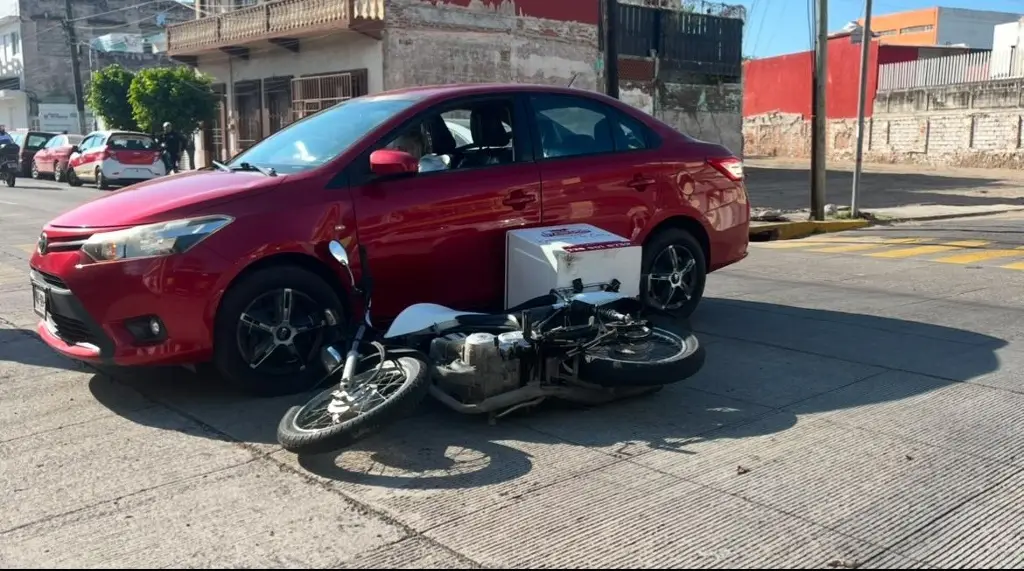 Imagen Accidente vial en la esquina de Abasolo y Gral. Prim en Veracruz 