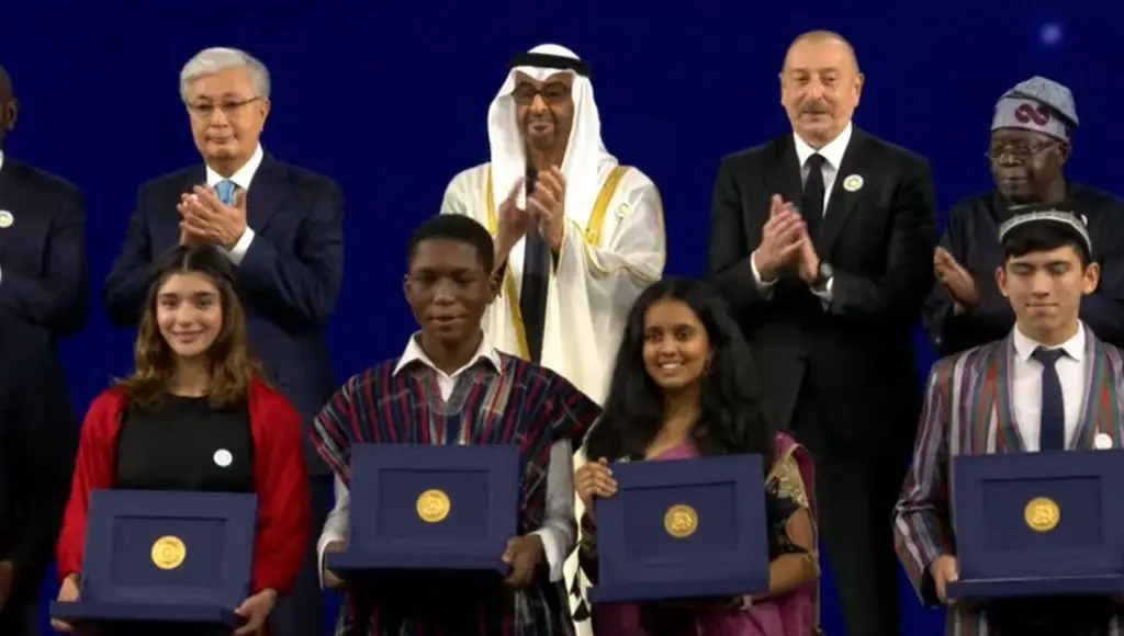 Imagen El esfuerzo te lleva al éxito: mamá de alumna del Cetmar ganadora de premio en Dubai