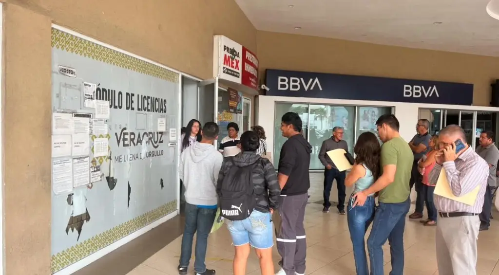 Imagen Continúan las complicaciones en los módulos de licencias de conducir en Veracruz-Boca del Río