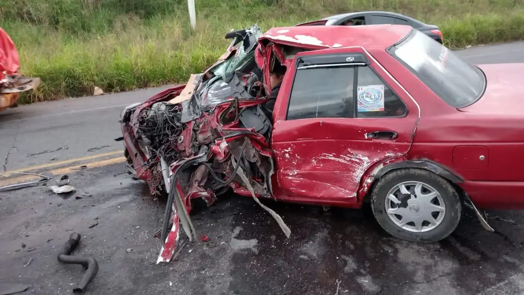 Imagen Se desbarata tras accidentarse en el tramo Alvarado-Paso del Toro