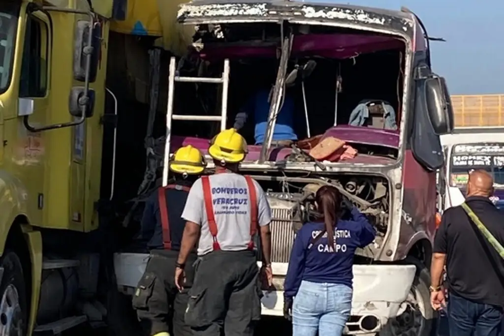 Imagen Piden sangre y apoyo de un abogado para Brandon, niño lesionado en choque de la Veracruz-Cardel