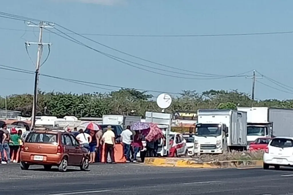 Imagen Bloquean carretera San Julián - Santa Fe 