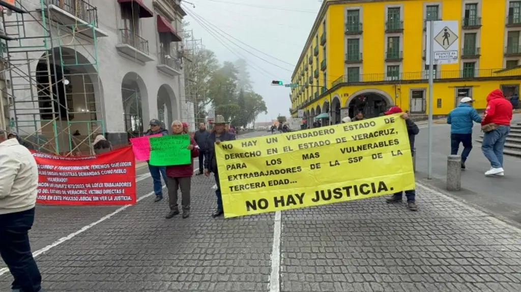 Imagen Extrabajadores de Policía de Poza Rica cumplen 10 años esperando pago de liquidación