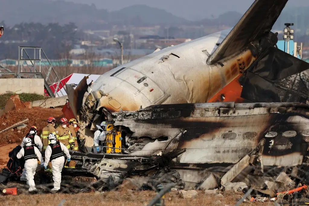 Imagen Caja negra dejó de grabar 2 km antes de que accidentado avión surcoreano llegara a pista