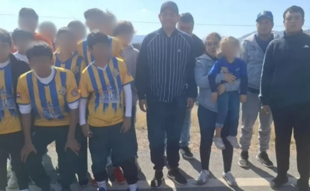 Imagen Privan de la libertad a grupo de niños futbolistas, entrenador, su esposa y una bebé