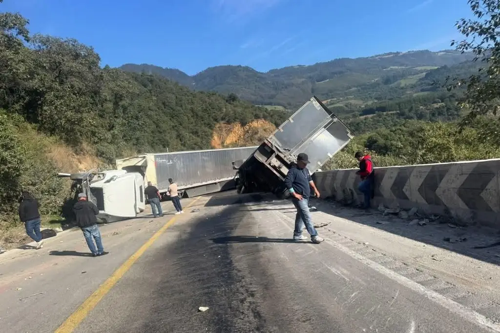 Imagen Cierre total por carambola en esta autopista de Veracruz