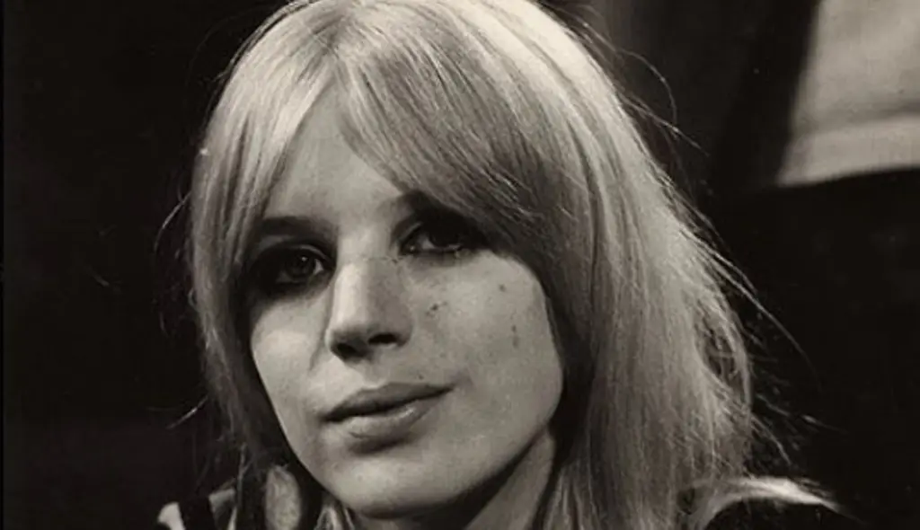 Imagen Muere la cantante Marianne Faithfull, expareja de Mick Jagger 