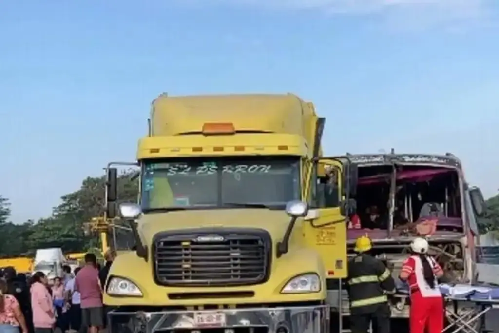 Imagen Familias piden justicia: Tomás Mundo, abogado de víctimas del choque en autopista Veracruz-Cardel