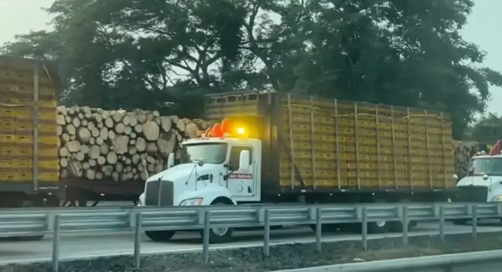 Imagen Tome precauciones, hay cierre parcial de circulación en carretera de Veracruz