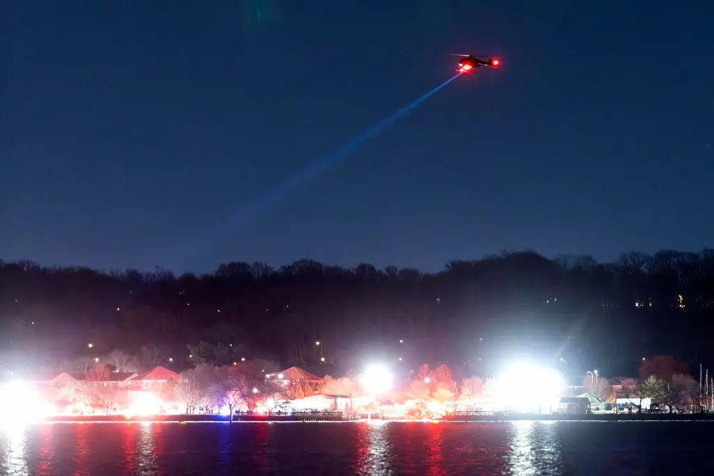 Imagen Más de 40 cuerpos se han recuperado del agua tras accidente aéreo en Washington