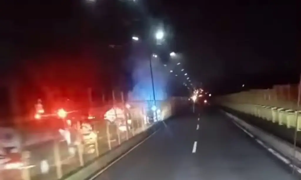 Imagen Cierre vial por otro incendio de tráiler en puente de autopista de Veracruz