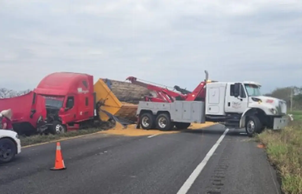 Imagen Cierre total de circulación por un accidente en esta autopista de Veracruz