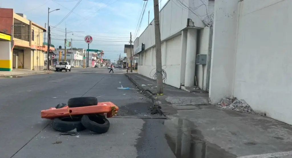 Imagen Reportan socavón en calles de la Formando Hogar en Veracruz 