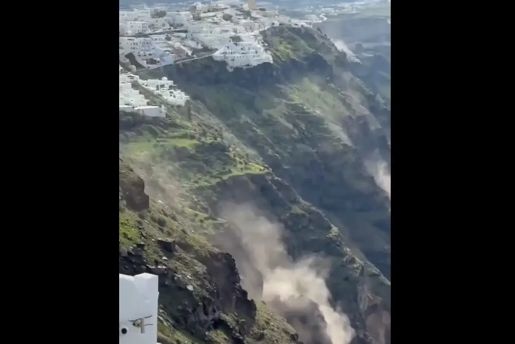 Imagen Abandonan miles la isla de Santorini por enjambre de sismos (+Video)