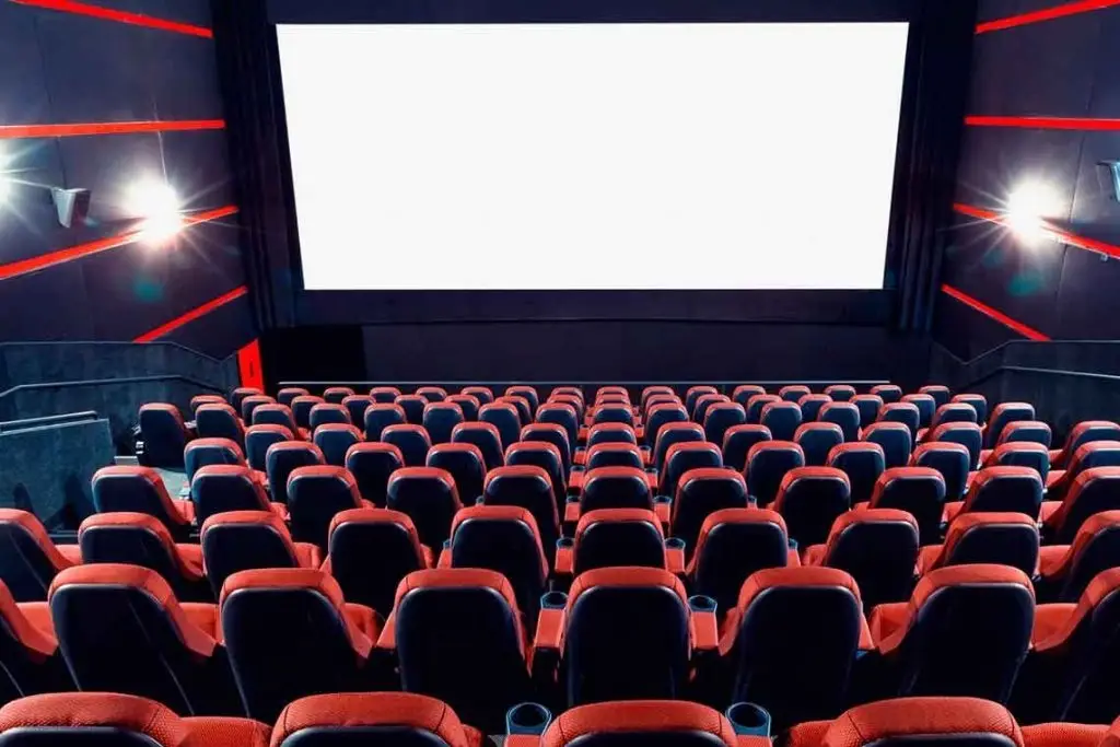 Imagen ¿'Contrabandeas' dulces, comida y bebidas cuando vas al cine? Esto sí que te interesa 