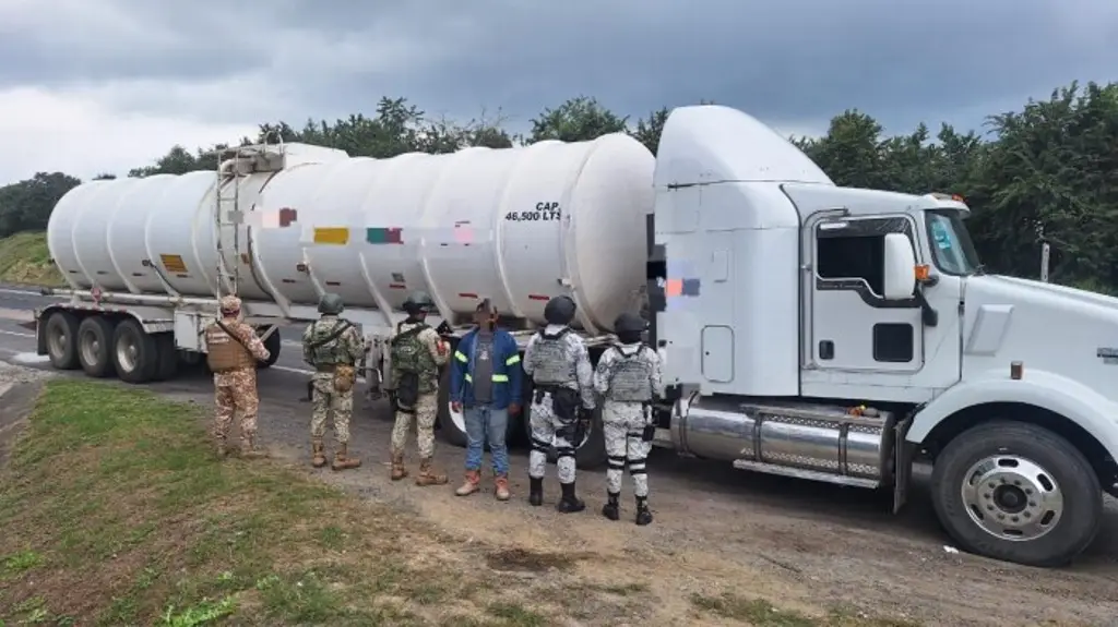 Imagen Aseguran unidades con hidrocarburo de procedencia ilegal