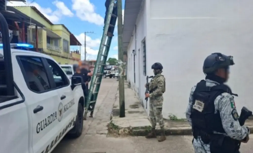 Imagen Desinstalan casi 30 cámaras de seguridad no autorizadas al sur de Veracruz 