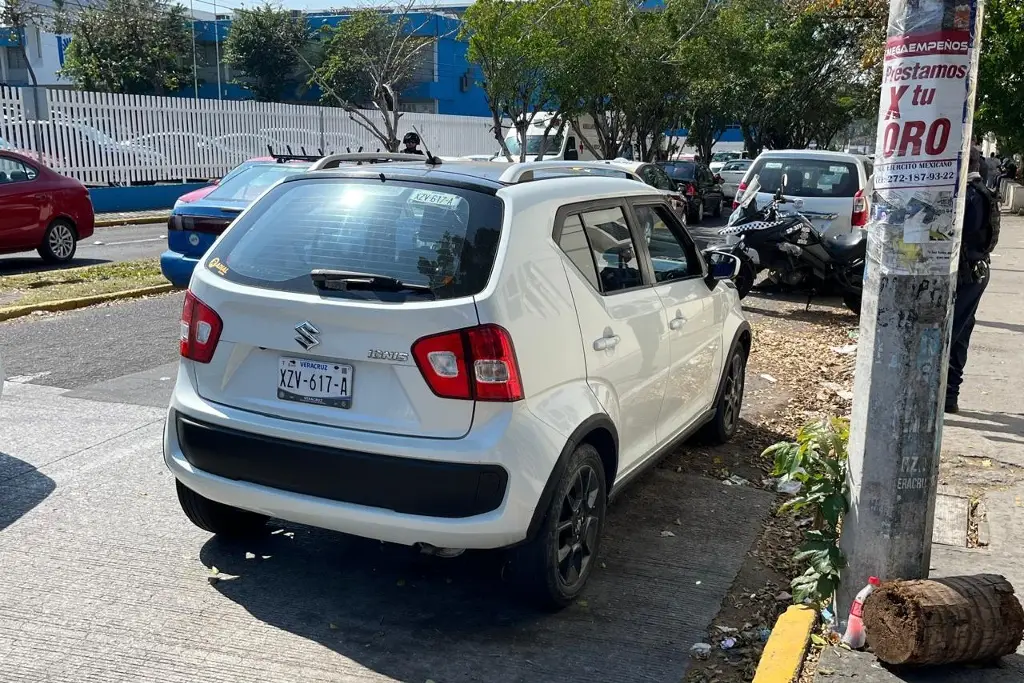 Imagen Fallece hombre en su auto, afuera del IMSS en Veracruz 