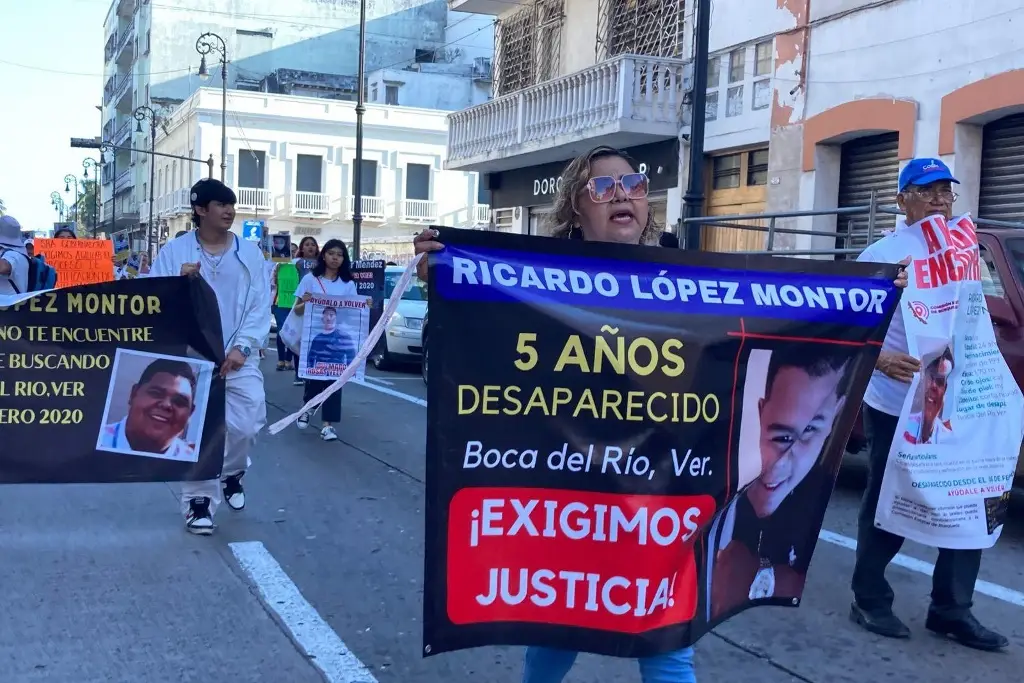 Imagen Con marcha, familiares de Ricardo, desaparecido desde el 2020 en Boca del Río, exigen agilizar investigación 