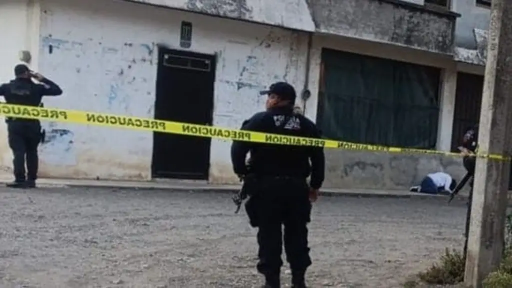 Imagen Asesinan a joven mujer a balazos en plena vía pública